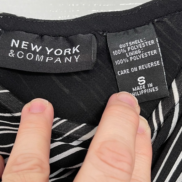 New York & Company lined skirt - Picture 4 of 7